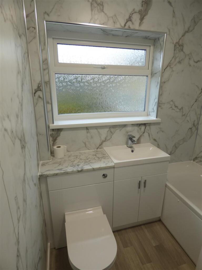 Bathroom.JPG