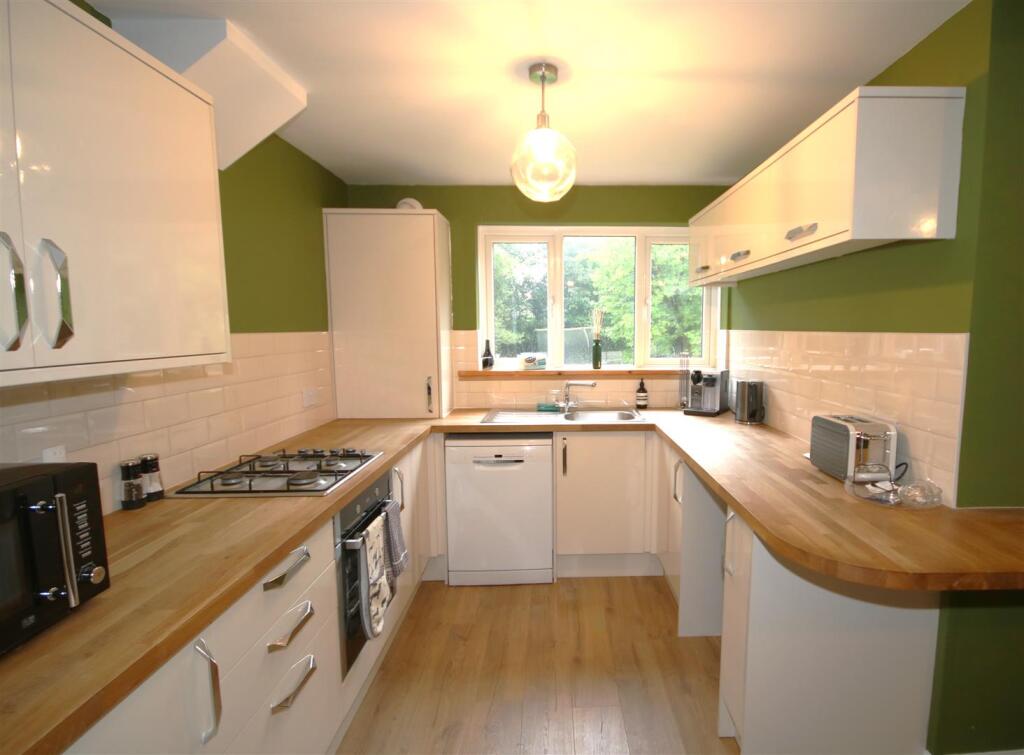 Kitchen a.JPG