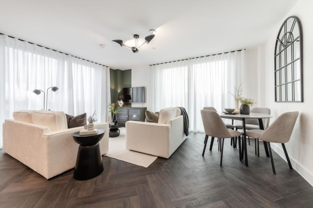 MY Apt. 23 LR - by Frame Studio 3979