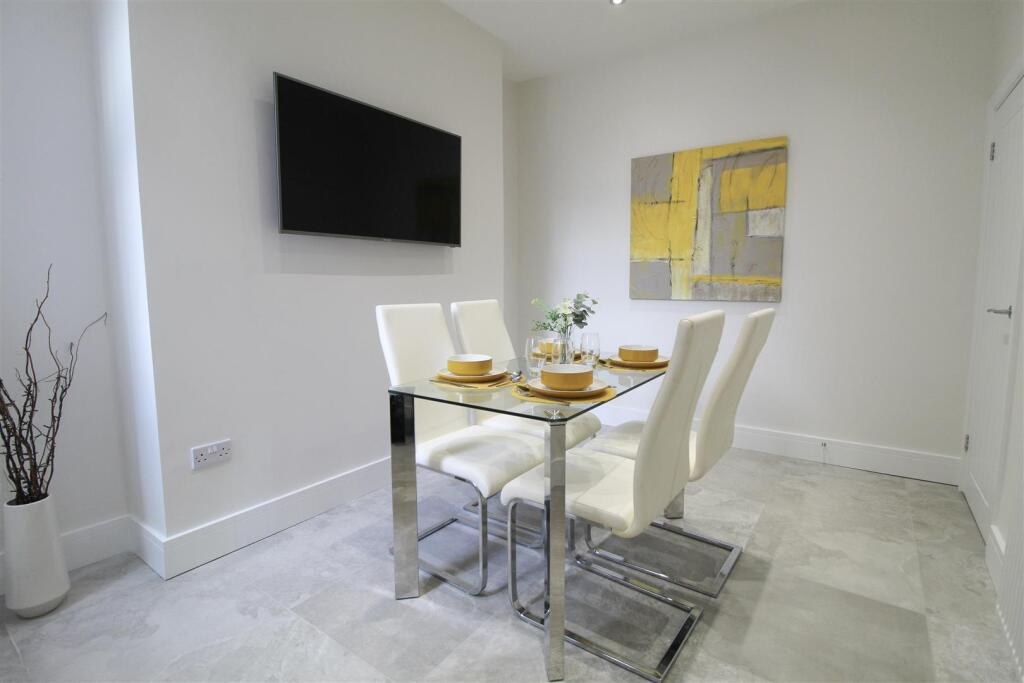 Dining Room 1.jpeg