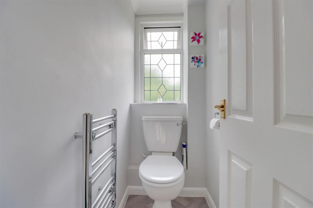 10 HIGHCLIFFE WAY INSIDE.jpg