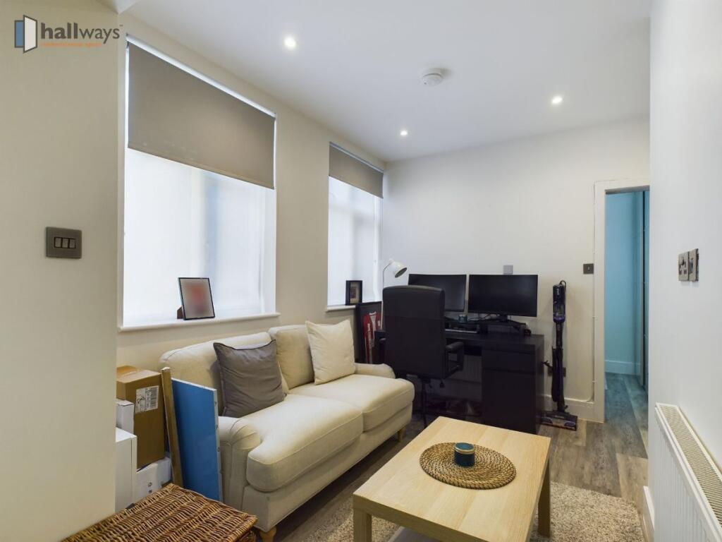 The Parade, Old Lodge Lane, Purley