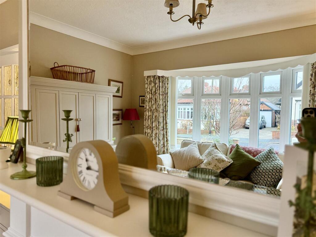 SITTING ROOM
