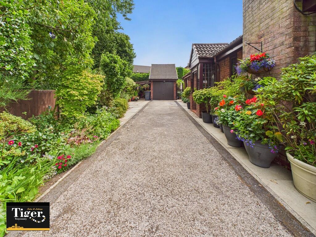 CAM02176G0-PR0671...