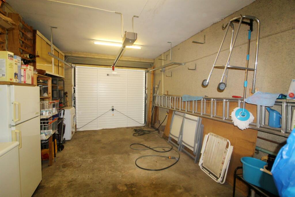 garage.jpg