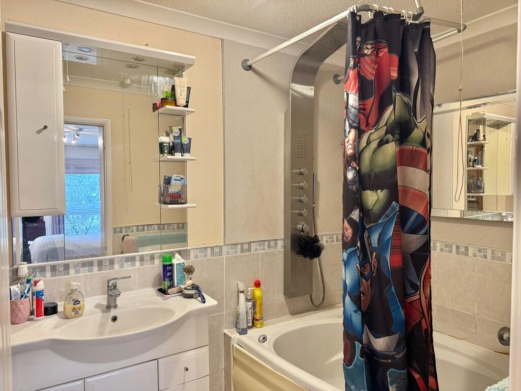 en suite bathroom