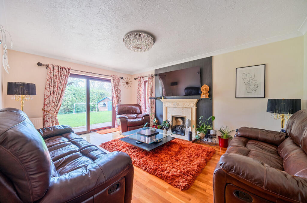 1384332-11-6936f5...