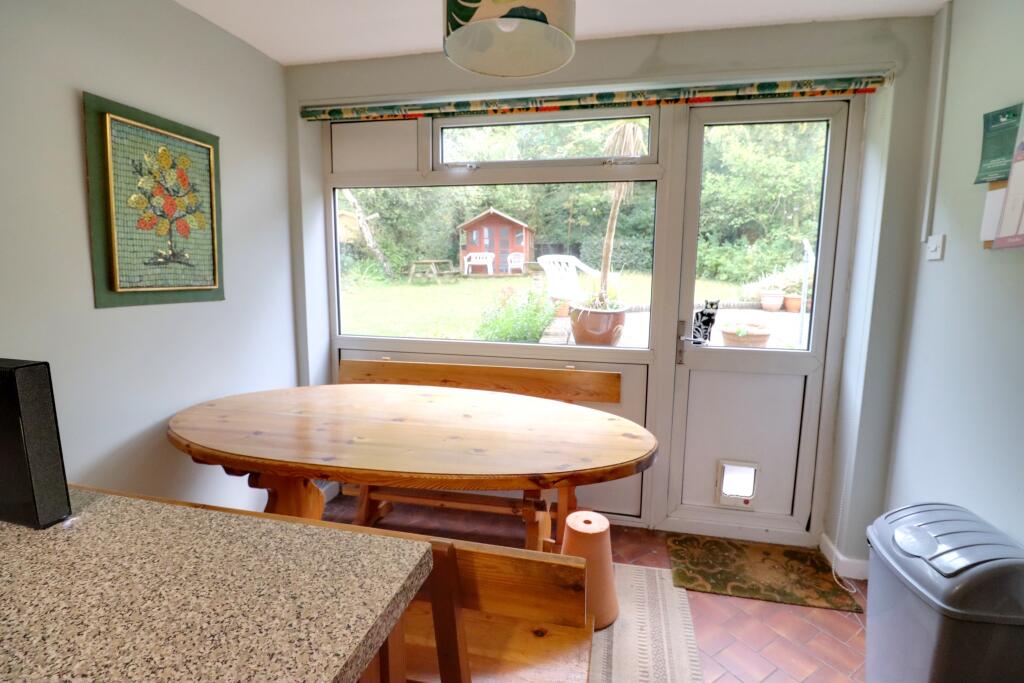 KITCHEN/BREAKFAST ROOM