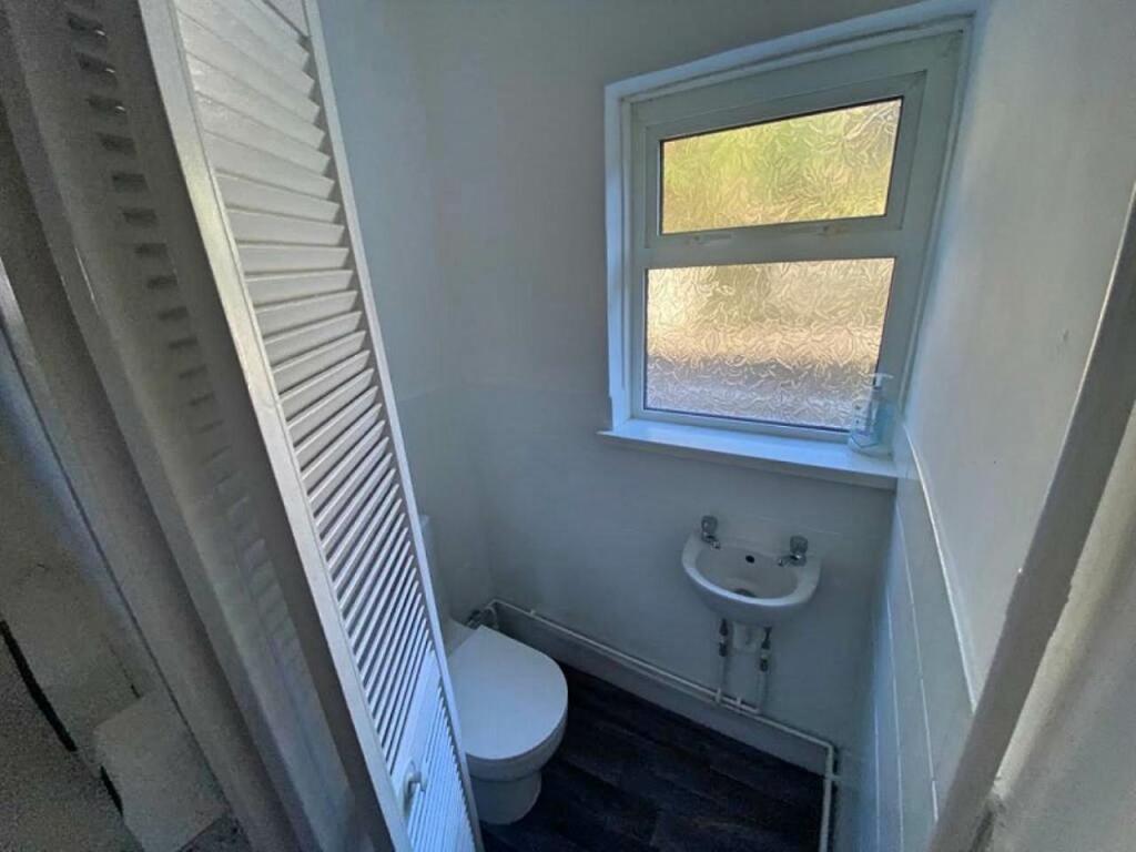 downstairs wc