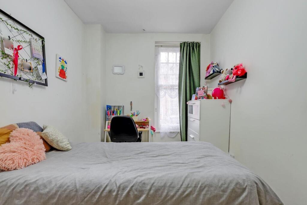 06-7a45JHPropWorld - 59a Sydneham Road - 16-medium