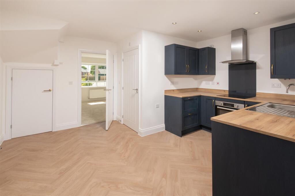 005 Newett_ParsonsGreen__Plot22_Kitchen.jpg