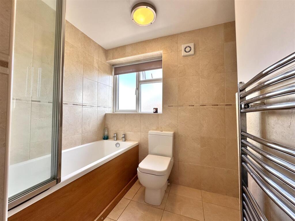 Contemporary Bathroom 453