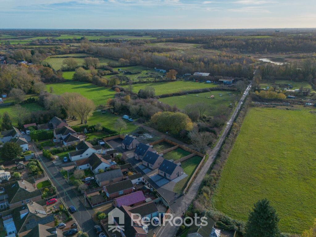 2 Long Pasture Drive, Norton, Doncaster, South Yorkshire, DN6 9FJ