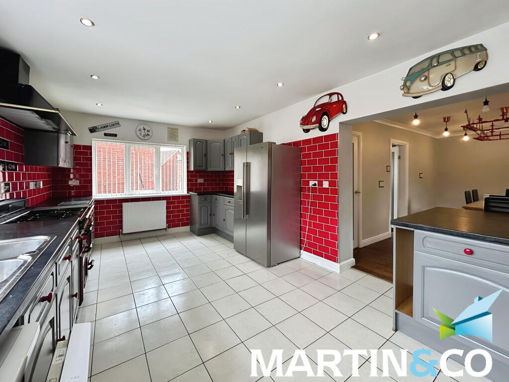 30e5ef84-IMG-2025...