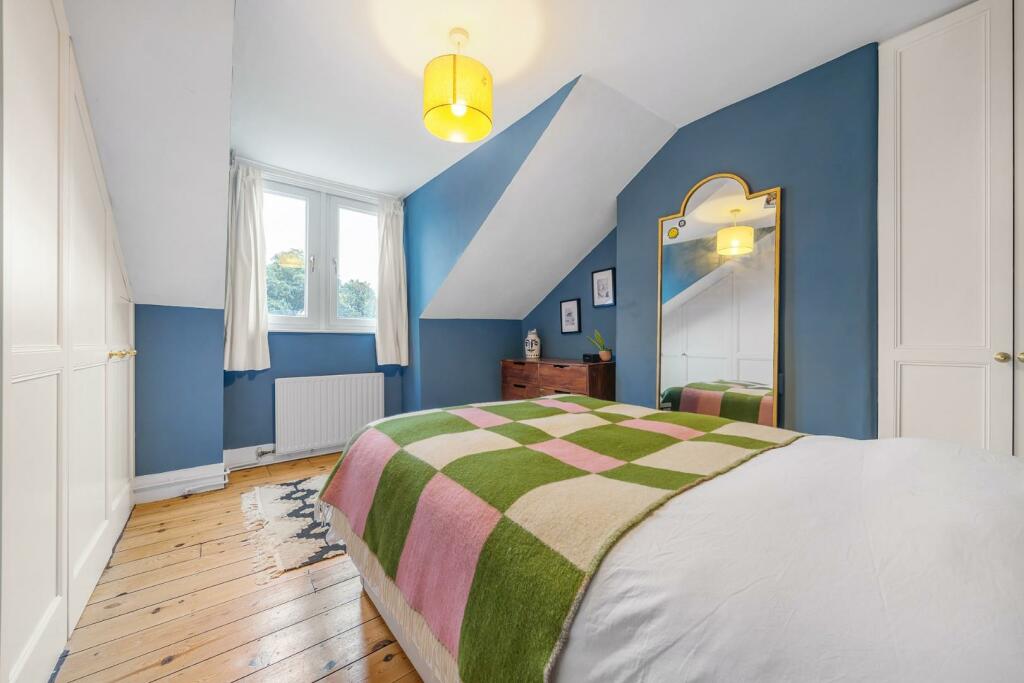 Bedroom 1.jpg