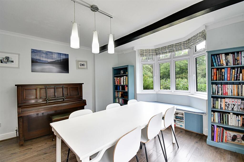 Dining Area 1.jpg