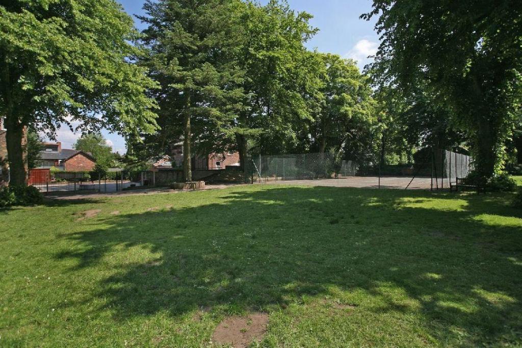 Bowdon Garden 1