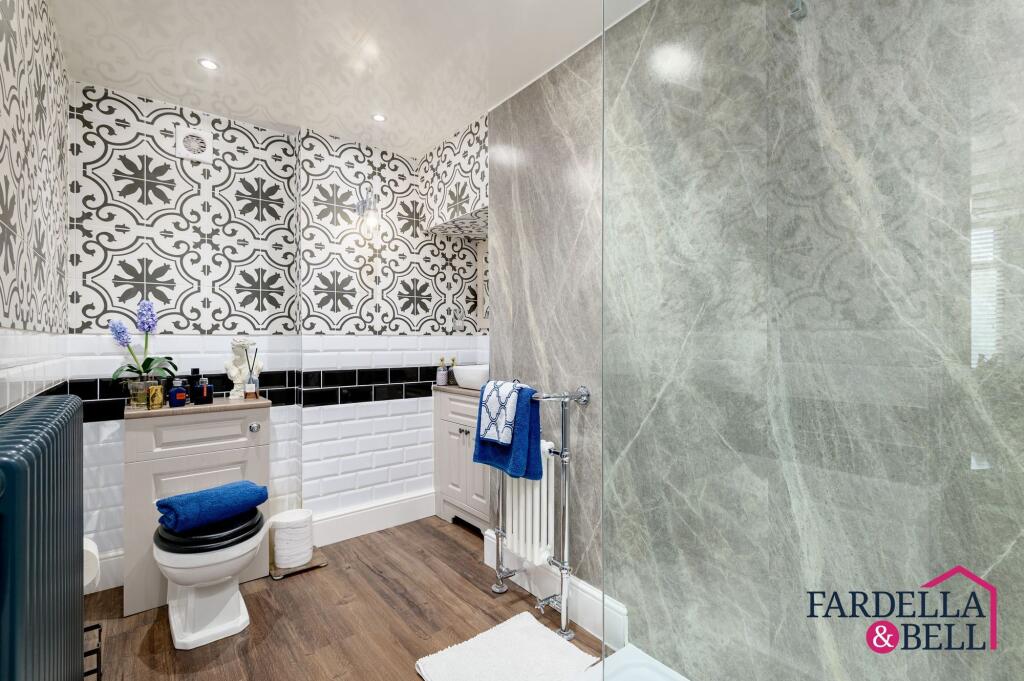 Master Bedroom with En-Suite