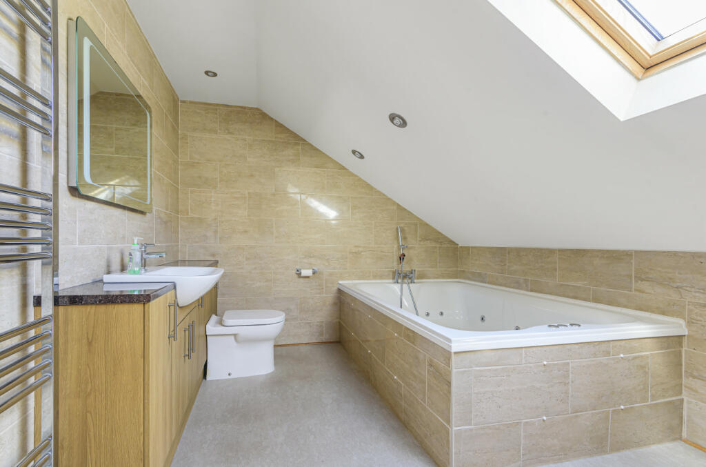En Suite 1