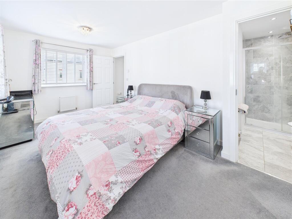 Harrier Way, Estate Agent, Burton on Trent (23).jp