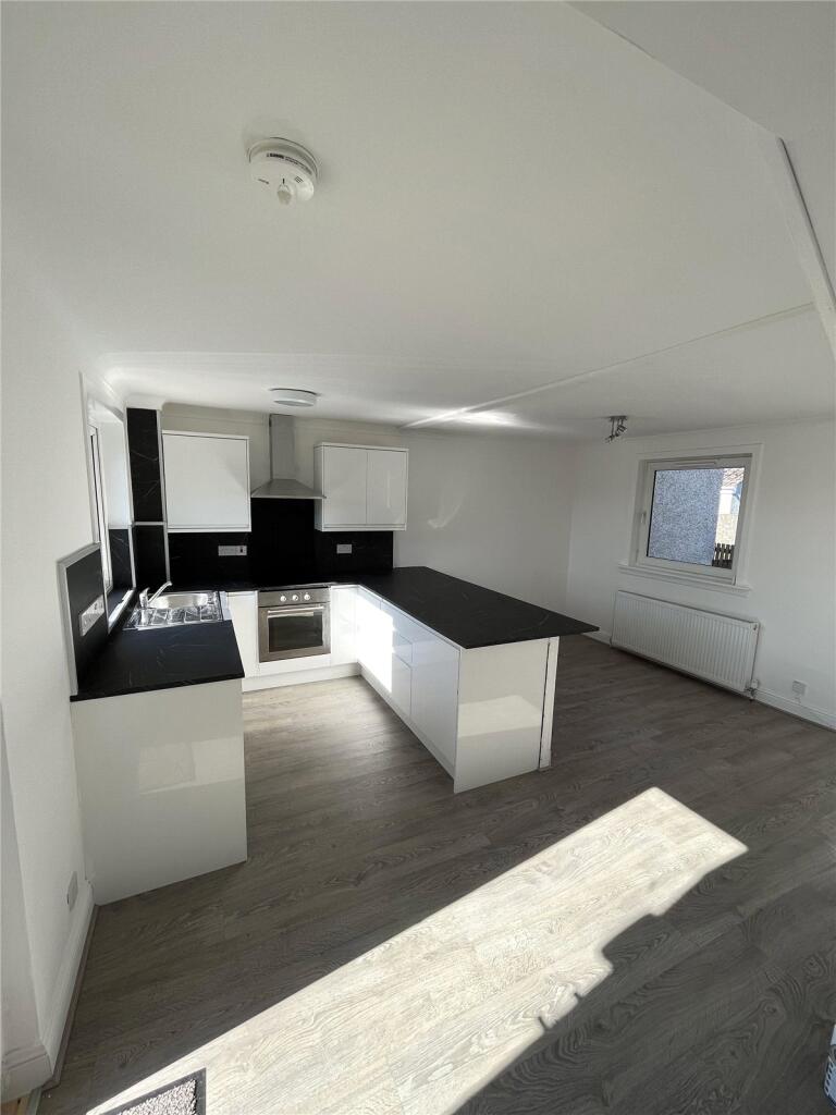 Kitchen/ Dining Area