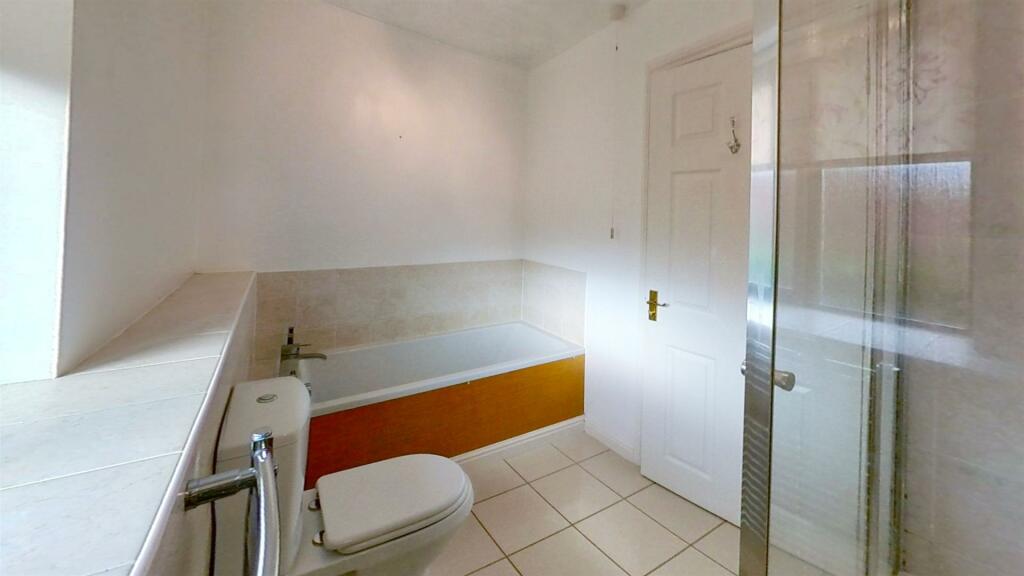 Plantation-Place-Bathroom.jpg