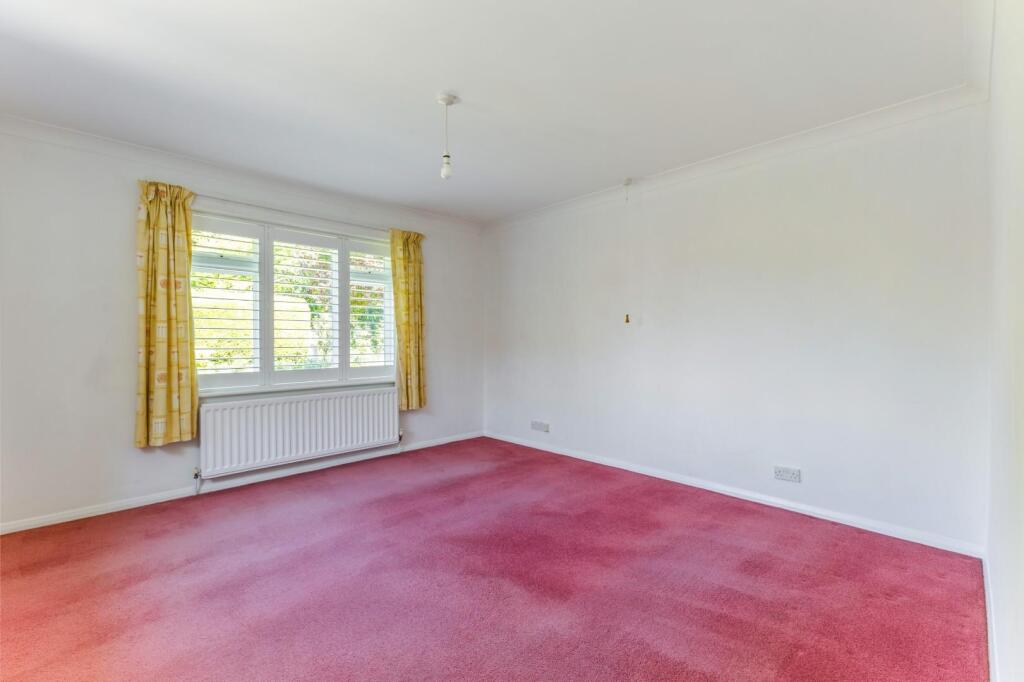 90527_3-Paddock-Close-Winterbourne-Dauntsey (12).j