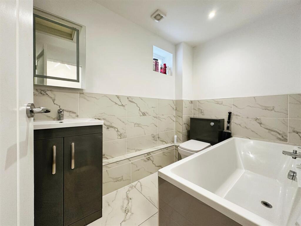 bff93f05-image_picker_3484BF04-D6E7-4BC2-B127-52D3