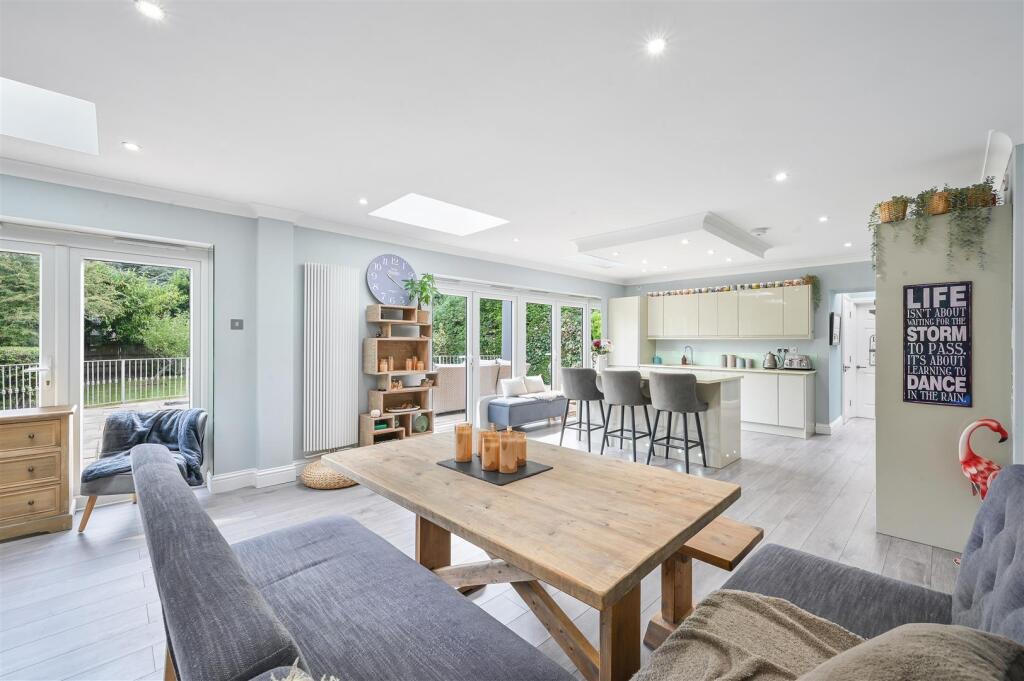 NORTH VIEW CRESCENT,  (2).jpg