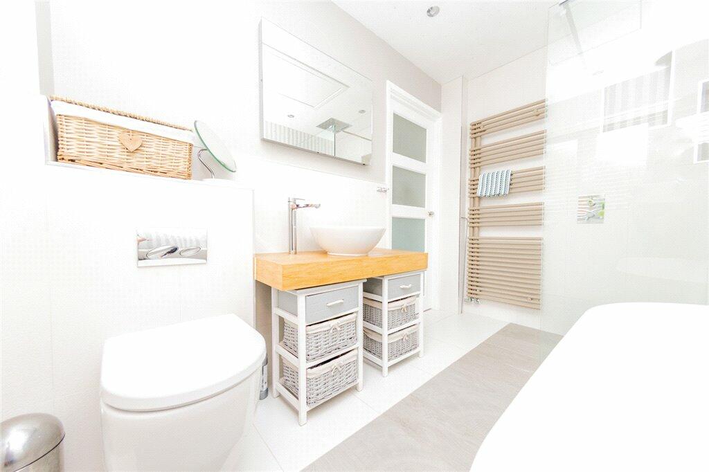 Master En-Suite