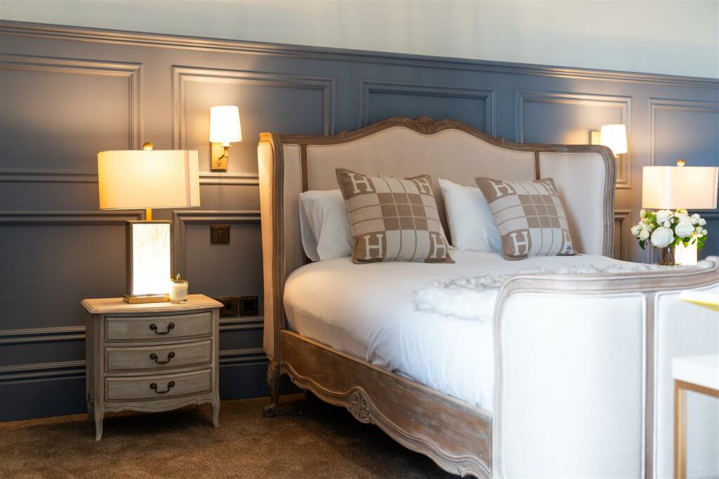 Bedroom 2-10.jpg