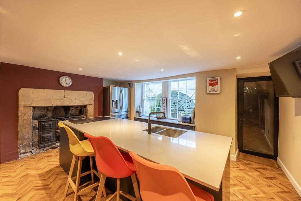 Kitchen/breakfast...