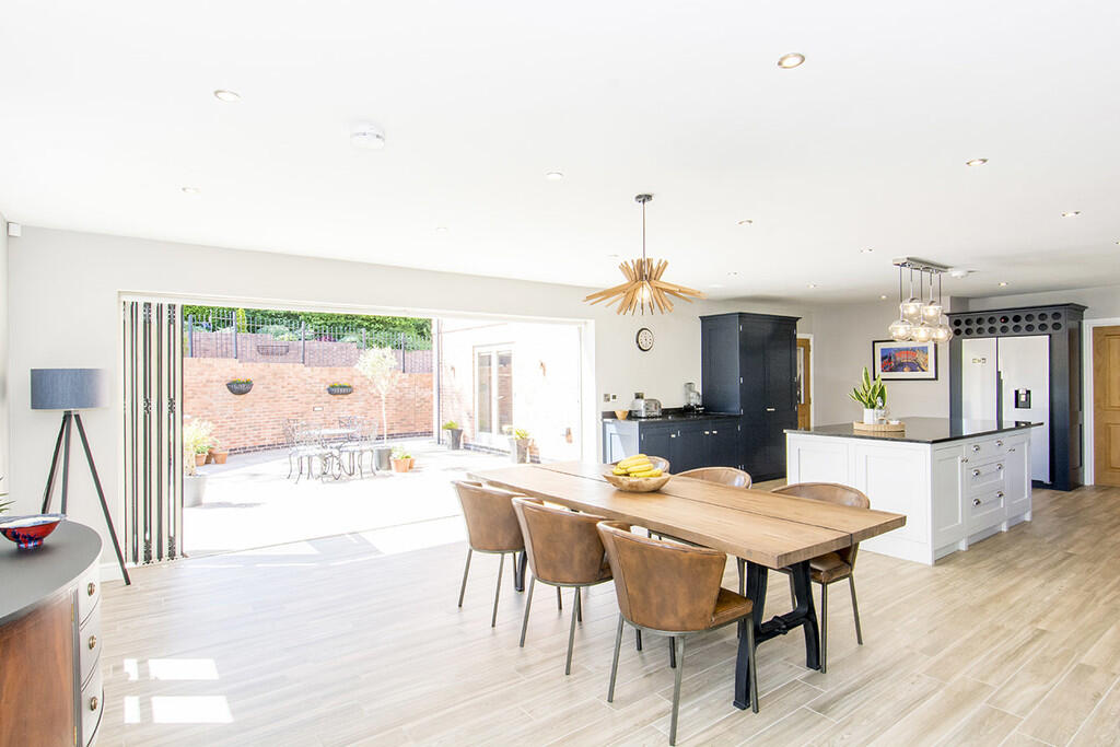 Kitchen/Diner/Liv...