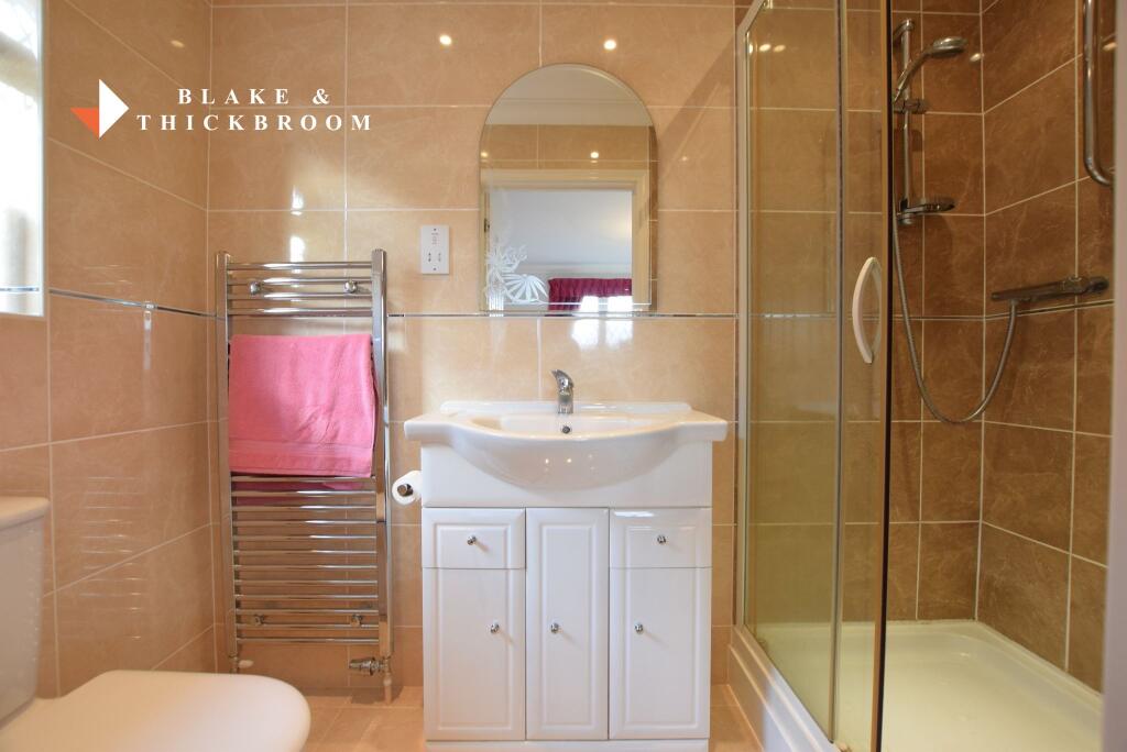 EN SUITE SHOWER ROOM