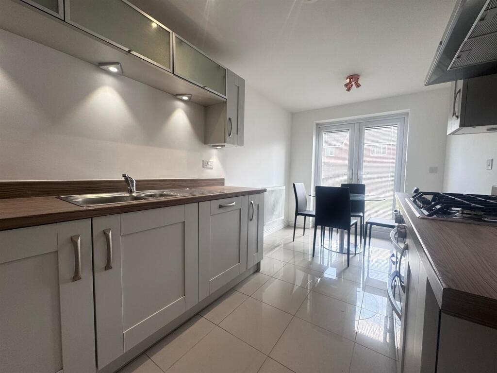 KITCHEN BREAKFAST ROOM