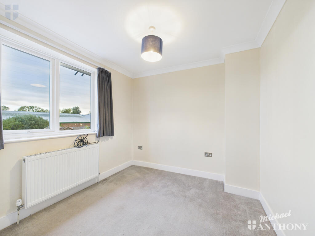 CAM03218G0-PR0810-STILL011