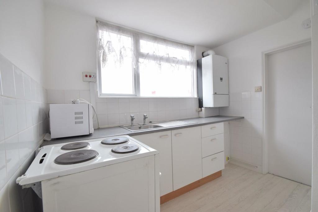 3 Hampden Terrace Kitchen Use.jpg