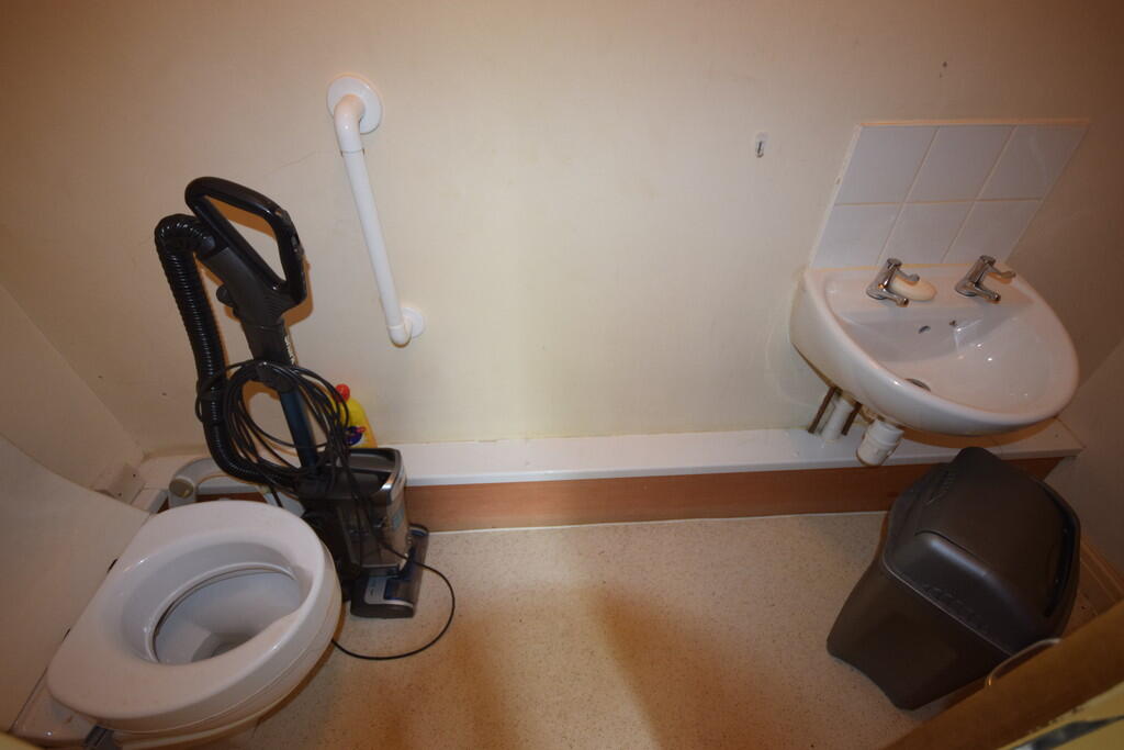 CLOAKS/WC