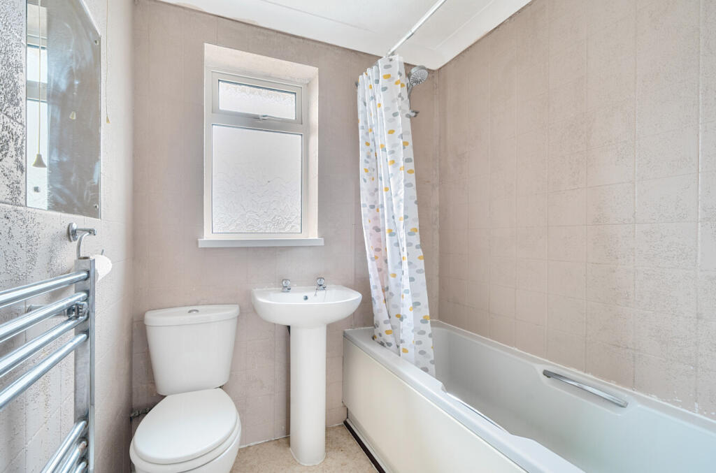 1311008-6-684c2c5...