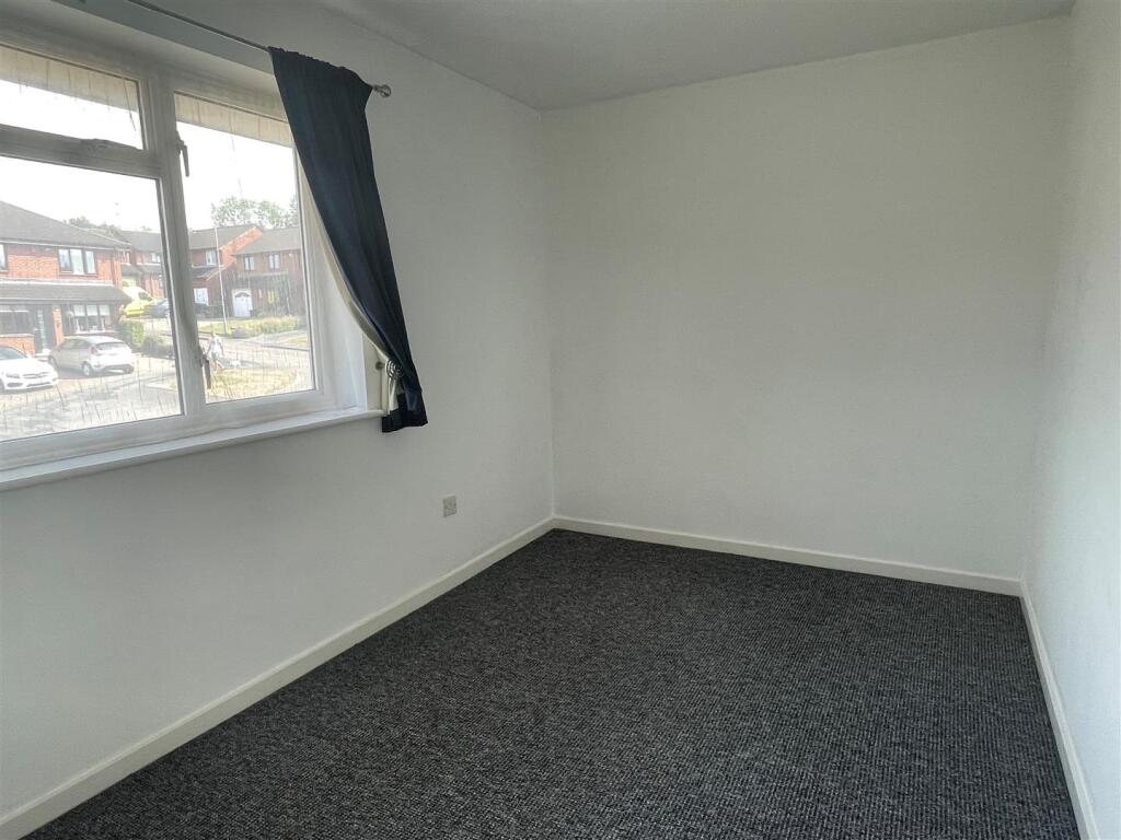 73 Christchurch Drive - Bed 1.jpg
