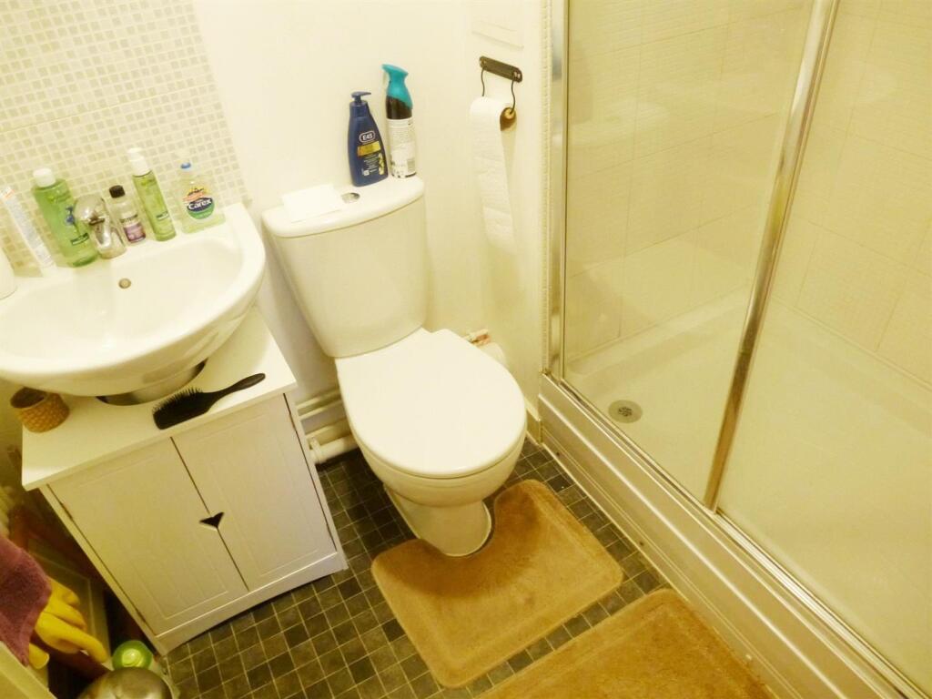 En-suite Bathroom