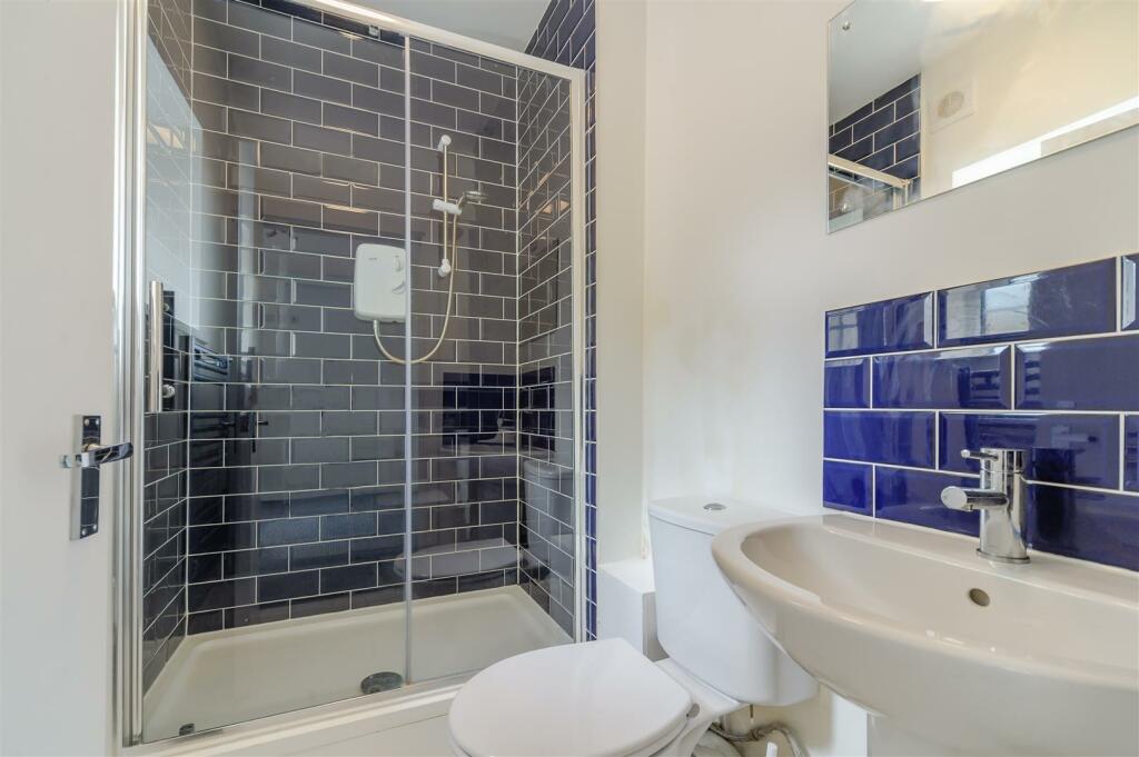 BATHROOM 1.jpg