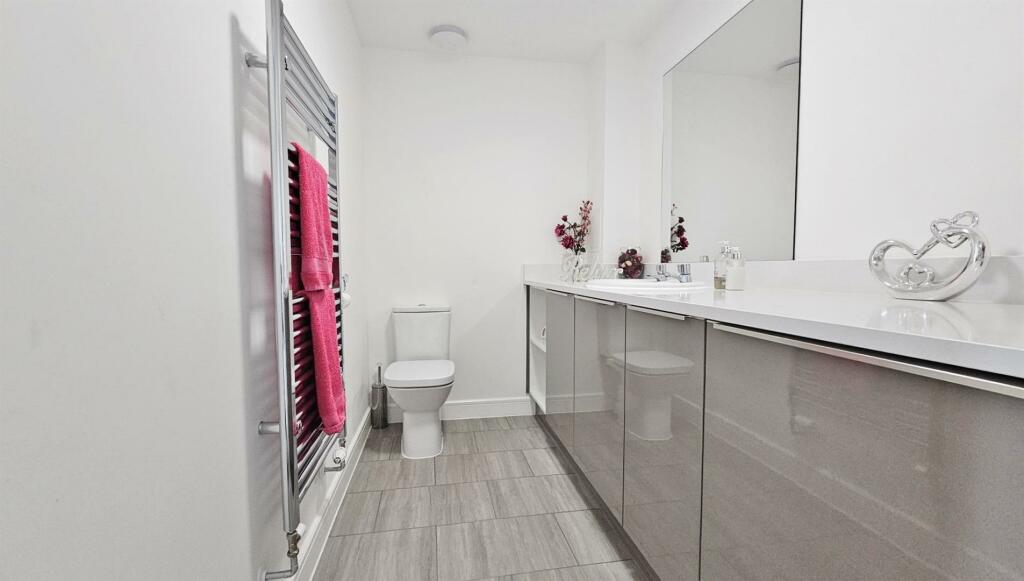 Cloakroom/Utility