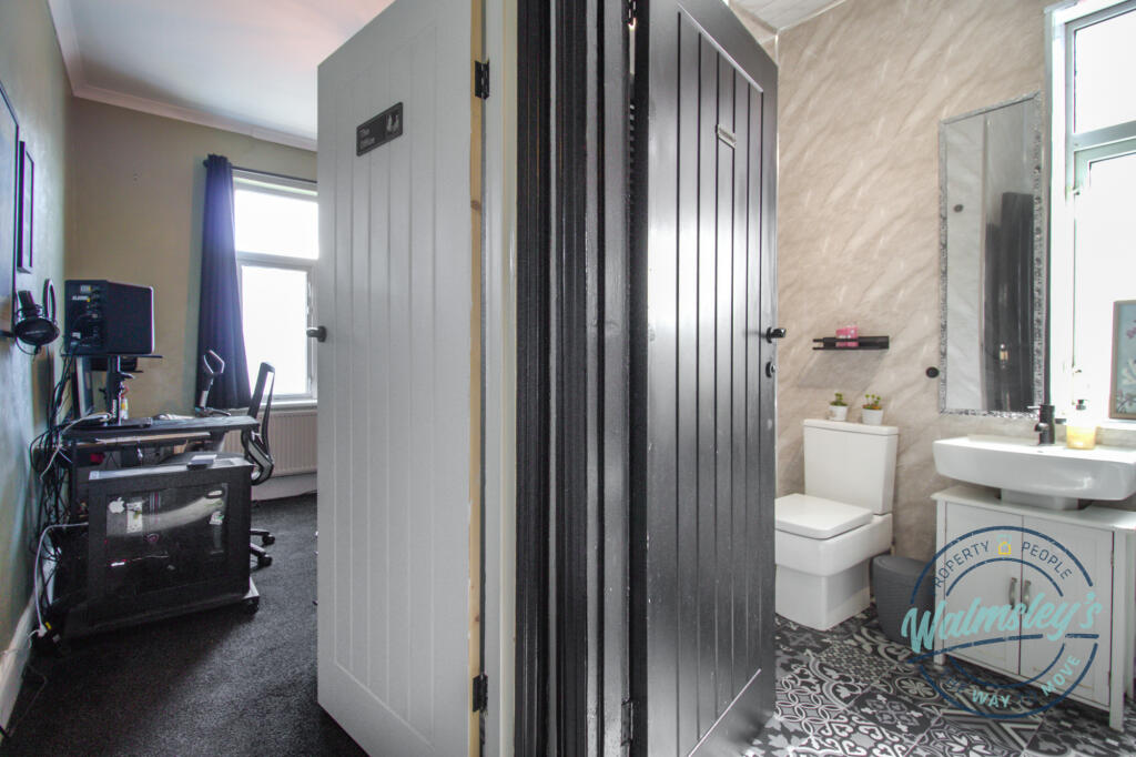 Bathroom &amp; rear bedroom two