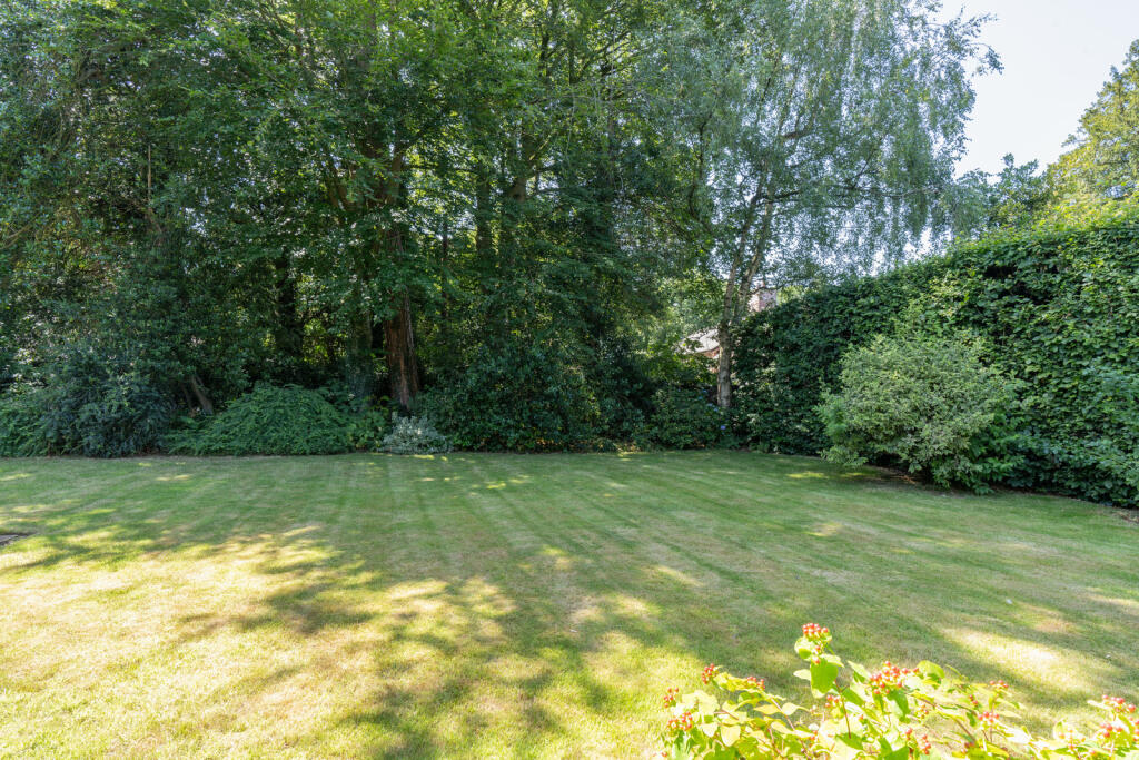 299033 - 4PheasantWalk_HighLegh_HighRes-41.jpg