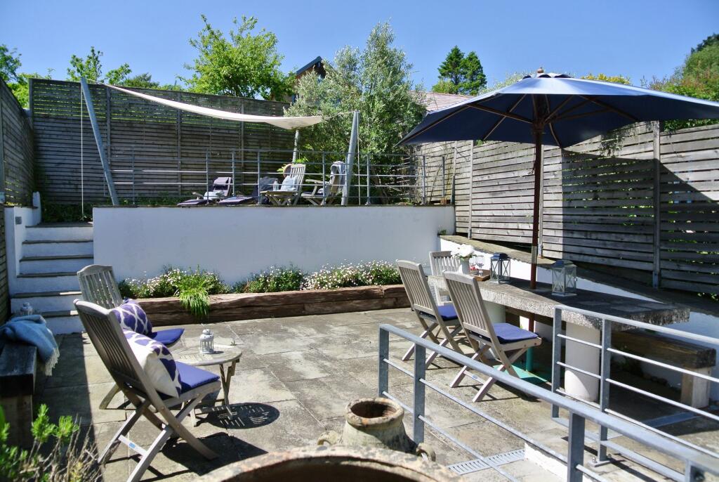 Berry Cottage, Dittisham, Garden