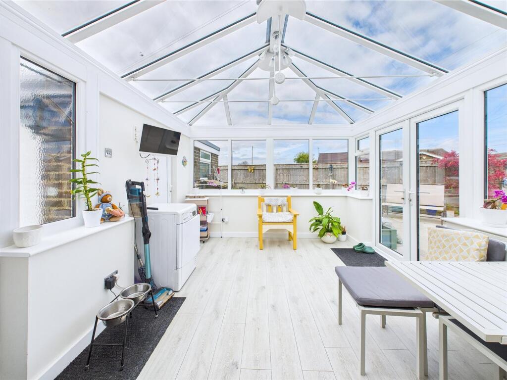 Sun Room/Dining Area