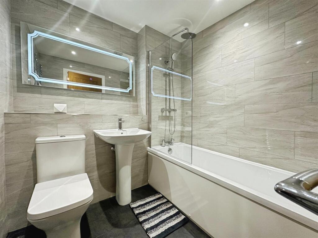 f37c4d52--4EBF-B979-86F9F68B84FB-66306-0000156AA97