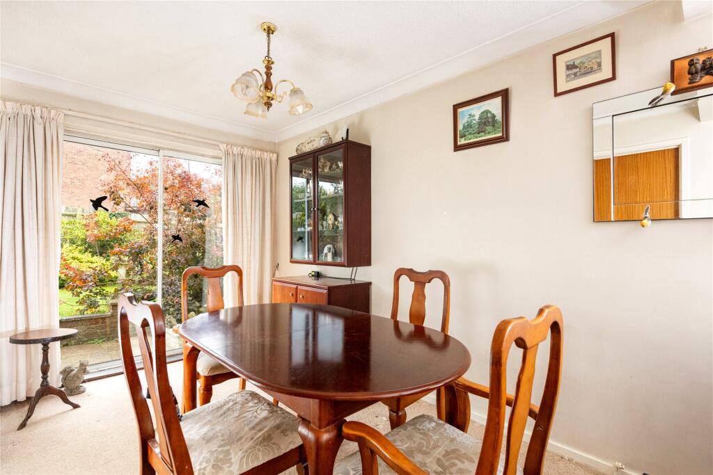 Sitting/Dining Room
