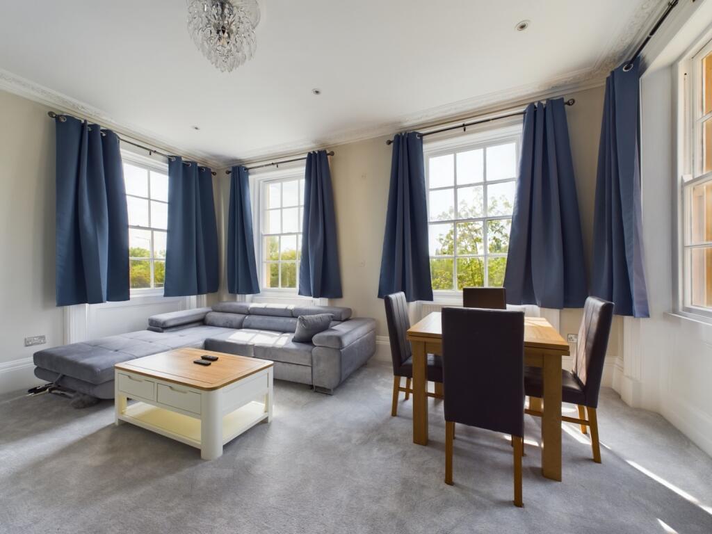 CAM03062G0-PR0033-STILL006